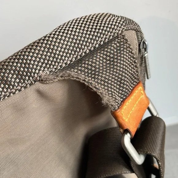 Louis Vuitton Archer Terre Damier Geant Belt Bag - Picture 7 of 13